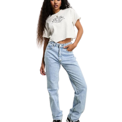 Stradivarius – Petite – – Jeans med raka ben och ljus tvätt-Blå