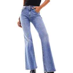 Stradivarius Schlagjeans in verwaschenem Mittelblau