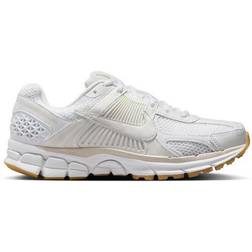 Nike Vomero 5 Women's Shoe - White/Phantom/Summit White
