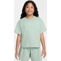 Nike Sportswear Essential Older Kids' T-Shirt - Green