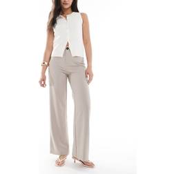 Bershka Figursydda Byxor Med Vida Ben - Beige