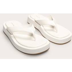 PrettyLittleThing Pu Round Toe Thong Flatform Sandals - White
