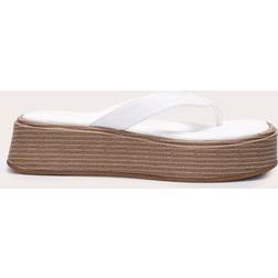 PrettyLittleThing PU Toe Thong Round Toe Flatform Sandals - White