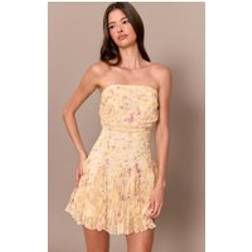 PrettyLittleThing Pale Yellow Chiffon Ditsy Floral Print Fishtail Mini Dress