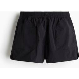 H&M Lett Og Vannavvisende Outdoorshorts - Sort