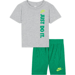 Nike Graphic T-Shirt and Shorts Set - Green