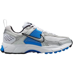 Nike Nike Vomero 5 Grade School Boys' Shoe - White/Light Photo Blue/Black/Metallic Silver