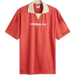 Umbro Röd T-Shirt I Jersey Och Fotbollsstil