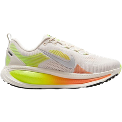 Nike Vomero 18 W - Phantom/Light Wild Mango/Volt/Metallic Silver