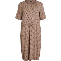 Zizzi Klänning vPira 1/2 Blk - Brun