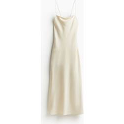 H&M Rückenfreies Satinkleid - Cremefarben