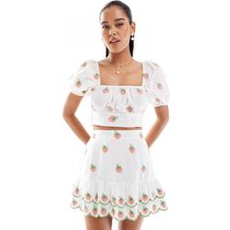 New Look Co-Ord Strawberry Embroidered Crop Top - White