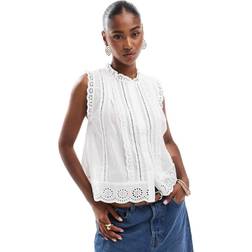 New Look Ärmlös Blus Med Utskurna Detaljer - Vit