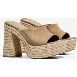 Bershka Gyldenbrune Sandaler Med Plateau-Hæl I Jute
