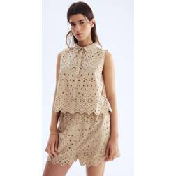H&M Shorts mit Broderie Anglaise - Beige