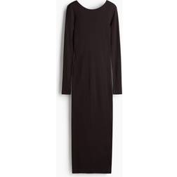 H&M Ribbad Klänning Med Djupringad Rygg - Mörkbrun