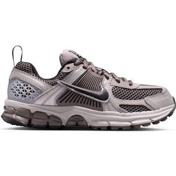 Nike Vomero 5 GS - College Grey/Cave Stone/Metallic Silver/Black