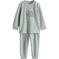 H&M Fleece Pyjamas - Dusty Light Green/Turtle (1113293006)