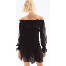 H&M Smocksyet Off Shoulder Kjole - Sort