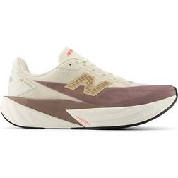 New Balance FuelCell Rebel v5 W - Angora/Earth Shadow/Sea Salt