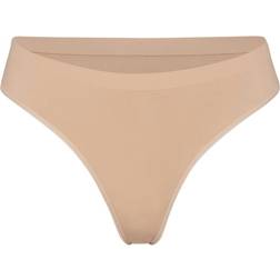 SKIMS Soft Smoothing Seamless Thong - Clay