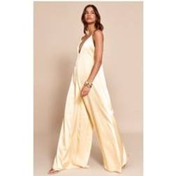 PrettyLittleThing Satin V Neck Wide Leg Jumpsuit - Butter Yellow