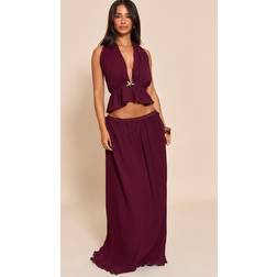 PrettyLittleThing Petite Wine Plisse Fitted Waist Maxi Skirt - Red