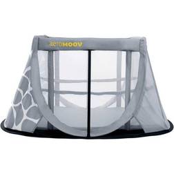 AeroMoov Instant Travel Cot Giraffe Sky
