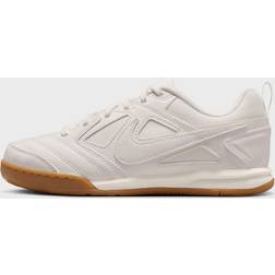 Nike Gato LV8 - New