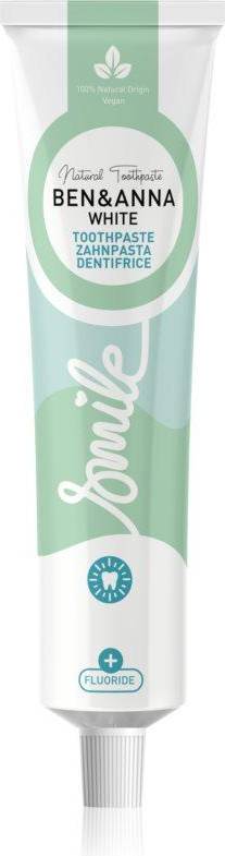 Toothpaste White natural toothpaste with fluoride