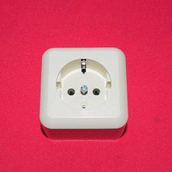 Socket Outlet Receptacle