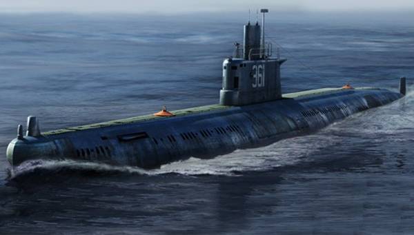 HobbyBoss 1350 Type 035 Ming Class Submarine Model Kit