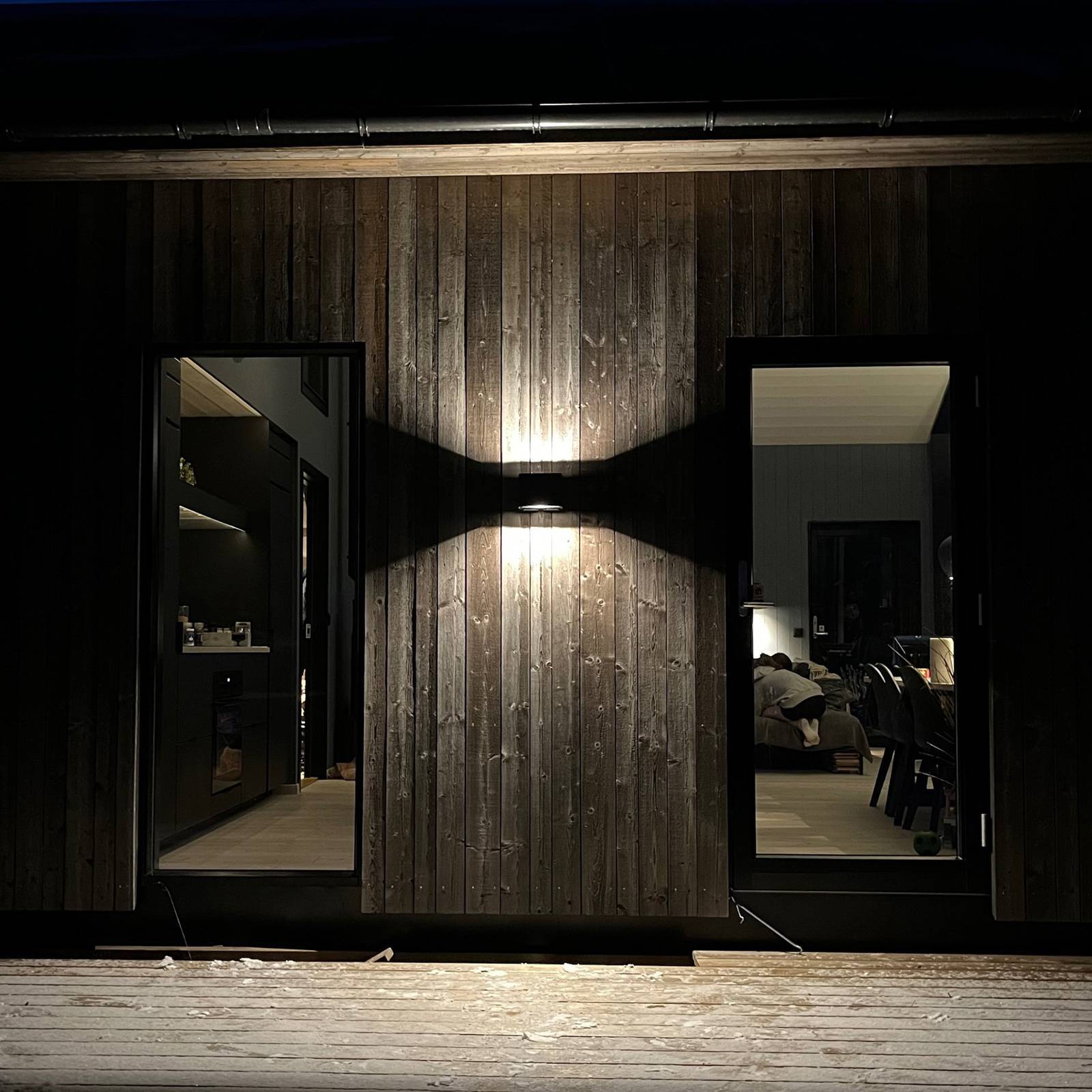 Shadow LED Outdoor Lamp