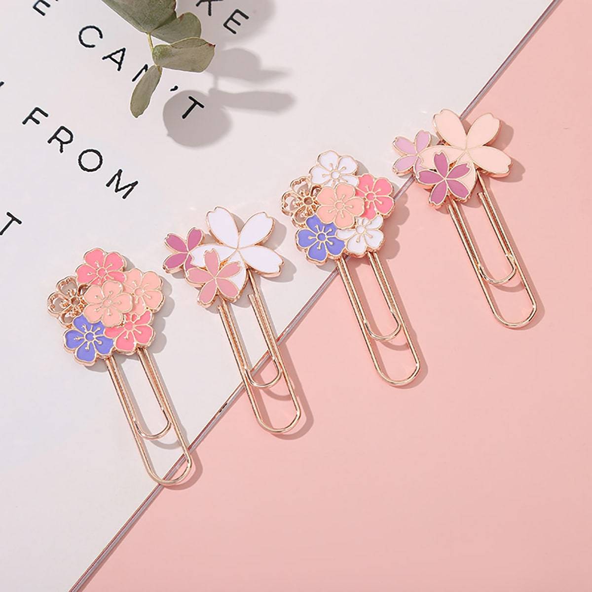 Shein 1pc Flower Design Random Bookmark