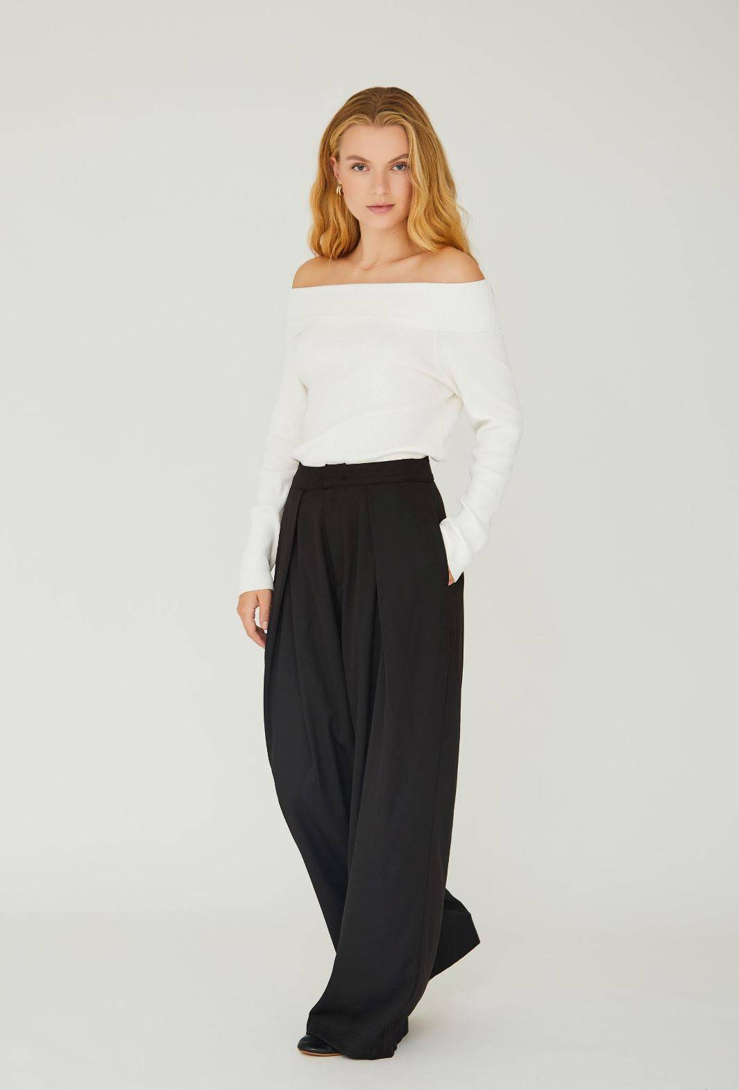 A View Rib Offshoulder Blouse - Off White