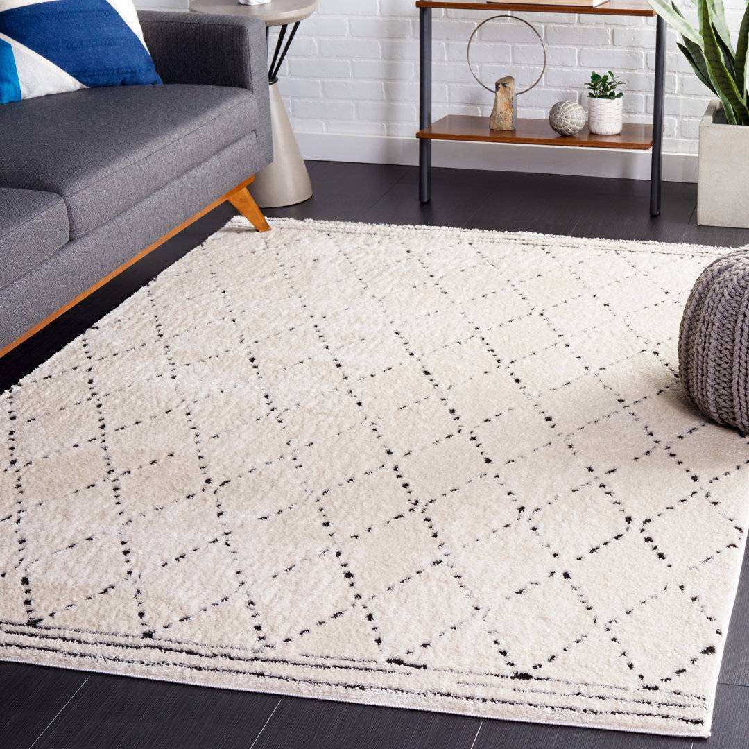 Machine Woven Polyester Ivory/Black Rug
