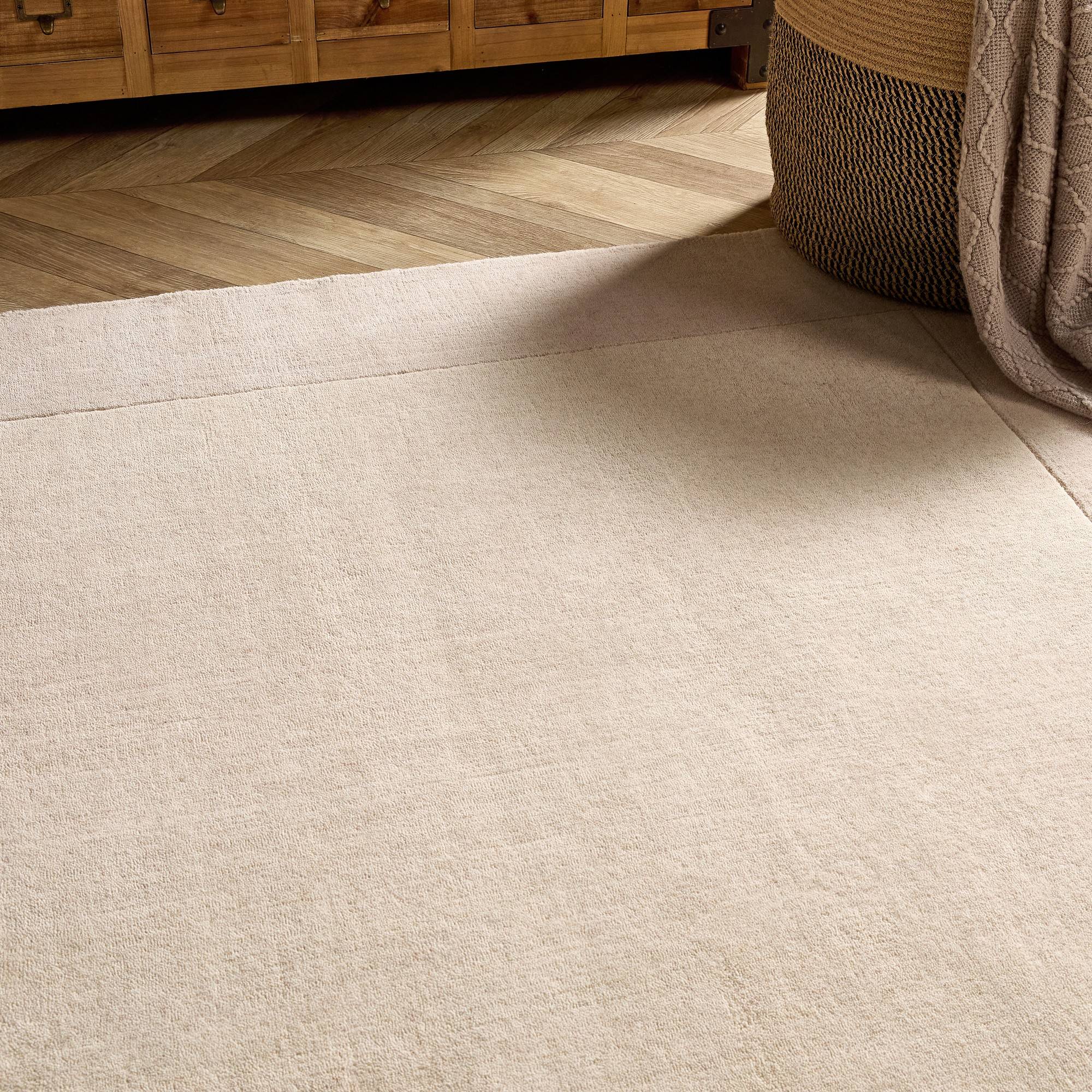 Borders Wool Rug Natural