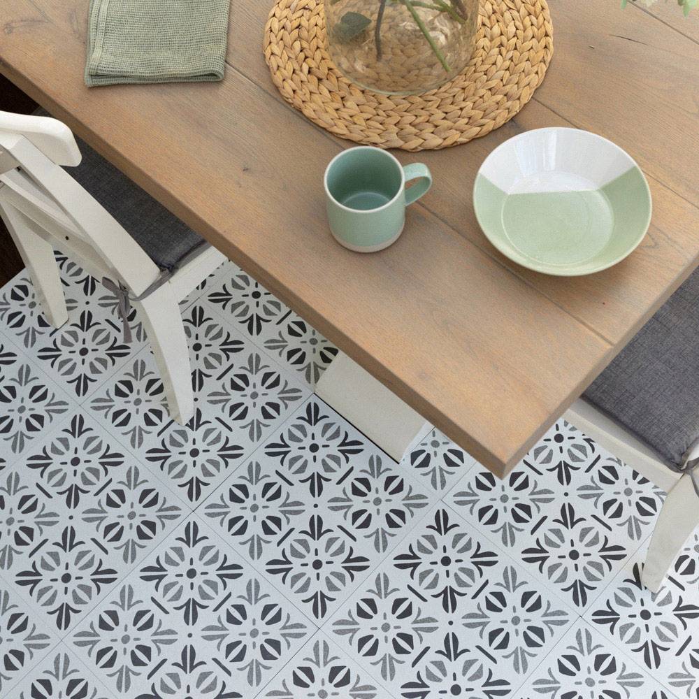 Cubia Pattern Sticky Back Vinyl Floor Tile 33 Pack