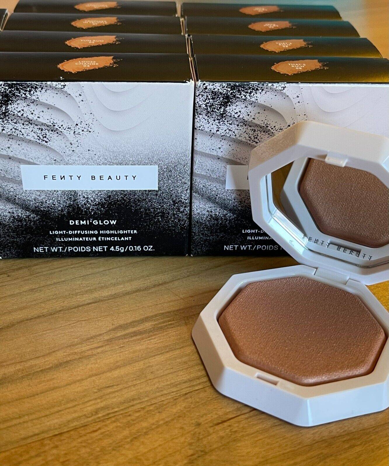 Demi Glow Light-Diffusing Highlighter - Trophies In Truffle