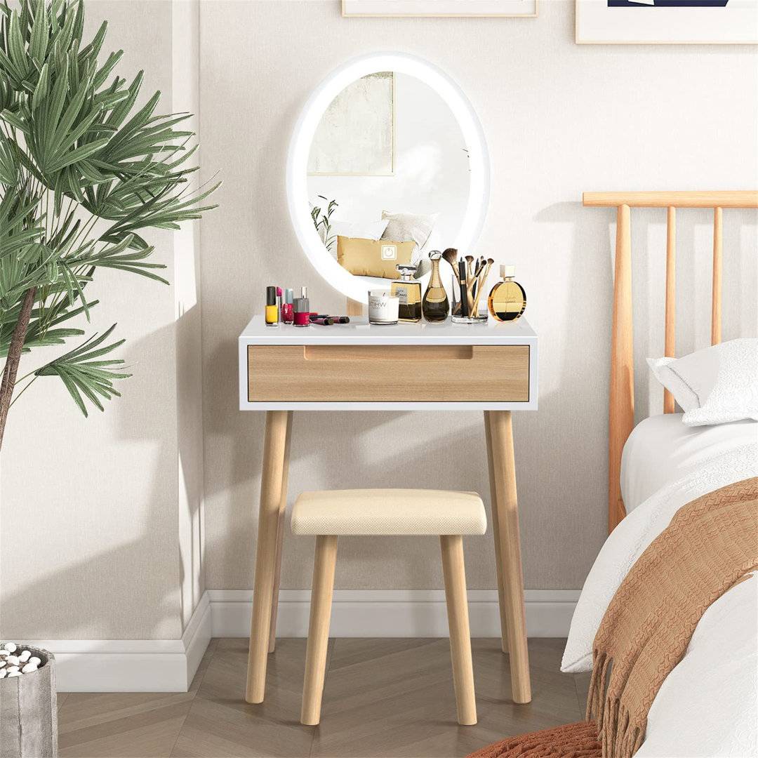 Foote With Mirror