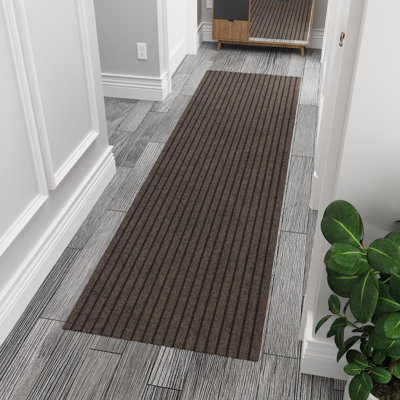 2'7" x 7' Area Rug