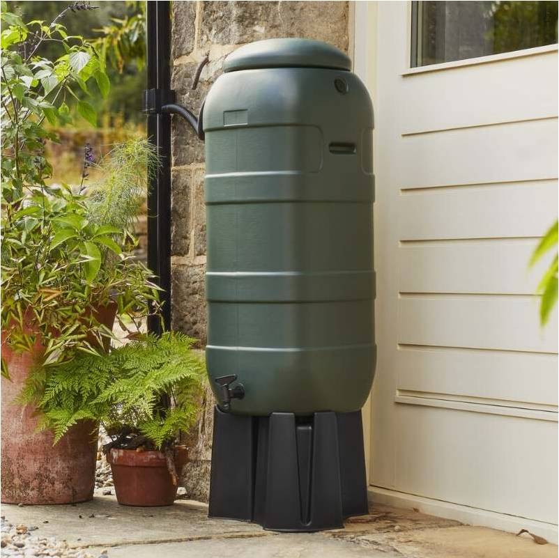 Green water butt B&Q Mini Rainsaver 100 Litre Green Water Butt Kit