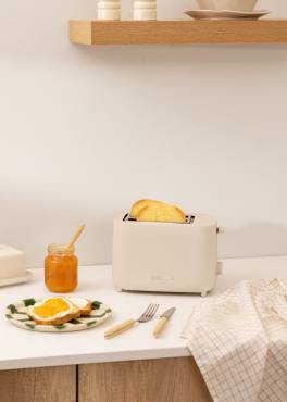 Toast Studio Toaster Klein