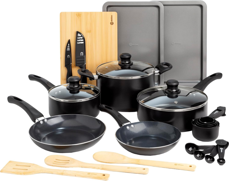 Bench Easy Clean Ceramic Nonstick Cookware Set with lid