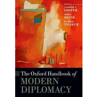 The Oxford Handbook of Modern Diplomacy (4, 2015) |