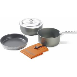Campingsæt Trangia Tundra III HA, med 2 gryder i HA / hårdanodiseret aluminium + 1 stegepande &amp; 1 låg i NS / Non Stick-teflon + gribetang + etui