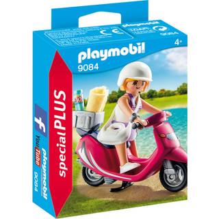 Pigen med scooter - 9084