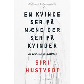 En kvinde ser på mænd der ser på kvinder