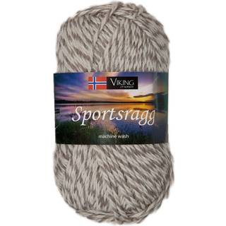 Viking Sportsragg 543 Brændt orange Indhold: 60% Uld, 20% akryl, 20% nylon Vægt/længde: 50 gram = ca. 100 meter Anbefalede pinde: 3.50 mm Strikkefasthed: 10 cm = 23 m Vask: Uldvask / Max 30°C / Tørres fladt.
