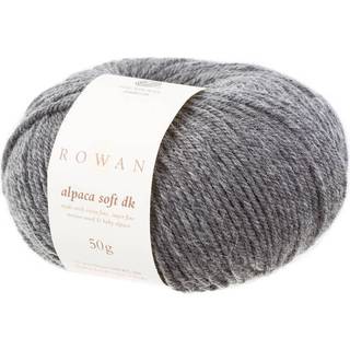 Rowan Alpaca Soft DK 207 Mulberry Indhold: 70% Ren, ny uld, 30% Alpaca Vægt/længde: 50 gram = ca. 125 meter Anbefalede pinde: 4,00 mm Strikkefasthed: 10 x 10 cm = 22 m x 30 p Vaskes i hånden / Tåler ikke tørretumbler / Tørres flat.
